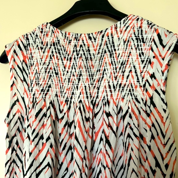 ❤️NWOT.  Ella Moss ladies abstract design, lightweight sleeveless blouse. - Picture 6 of 8